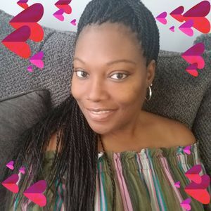 Meet your Posher, Dee dee